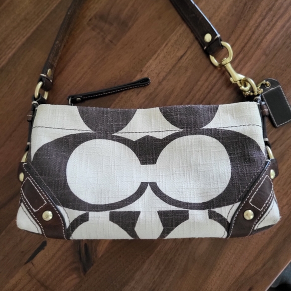 Coach Signature Summer Bagette Style Satchel - Picture 2 of 13